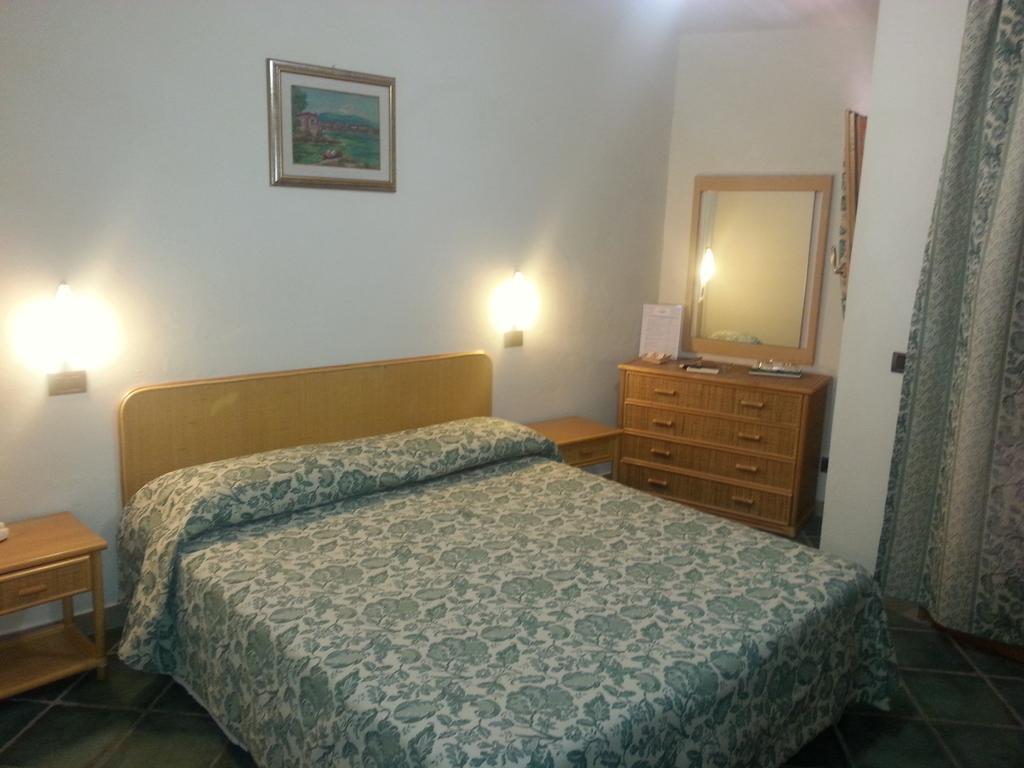 Hotel Danila Portoferraio Quarto foto